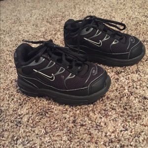 nike air max plus toddler black